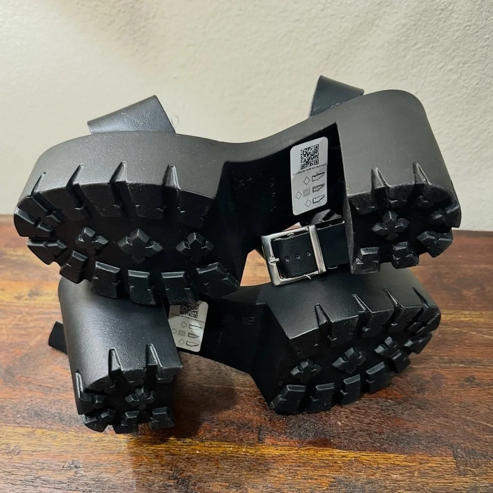 Women's Asos Black Platform Sandals‎ size 8